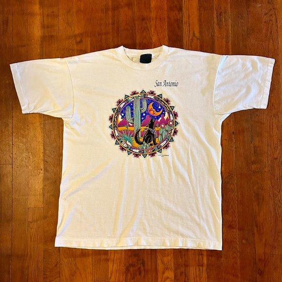 Vintage Nature Wolf Animal Southwestern San Antonio Destination Graphic T-shirt - Picture 1 of 5